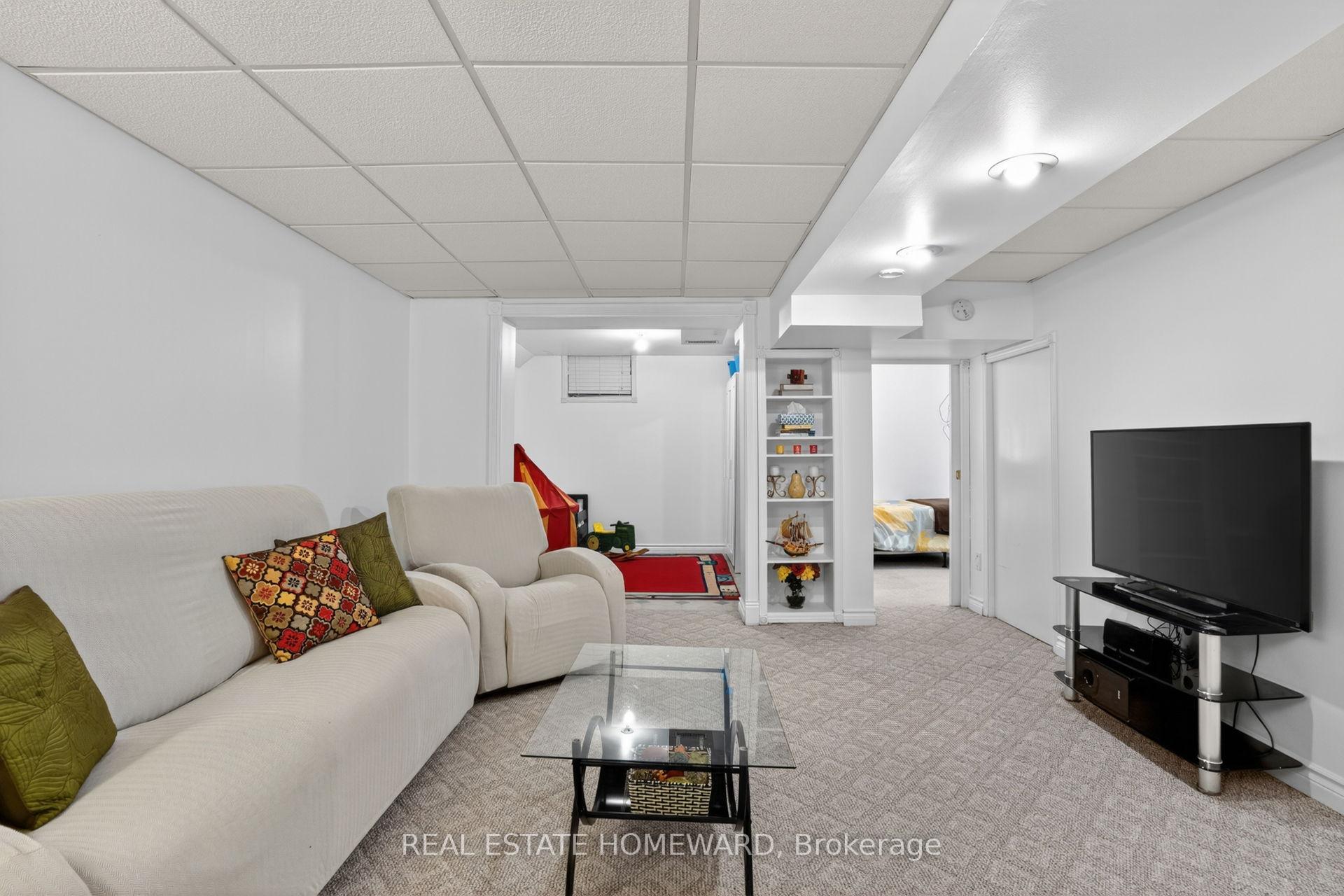 Photo 37 of 133 Tremount Street, Whitby, Brooklin — HOMEH