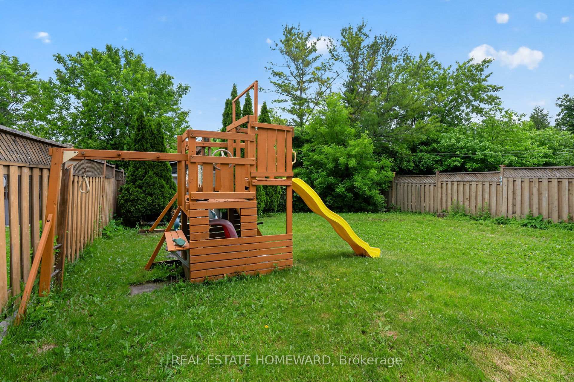 Photo 43 of 133 Tremount Street, Whitby, Brooklin — HOMEH