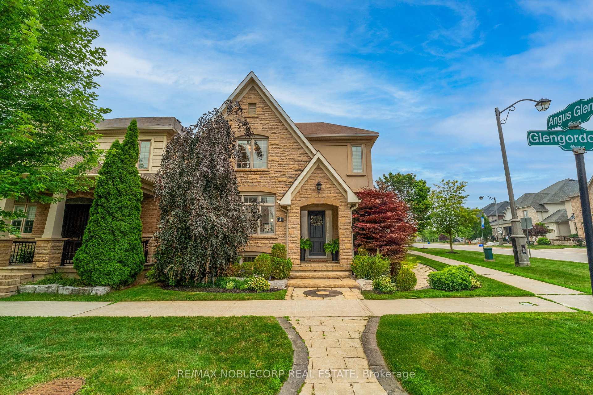 Photo 41 of 2 Glengordon Crescent, Markham, Devil's Elbow — HOMEH