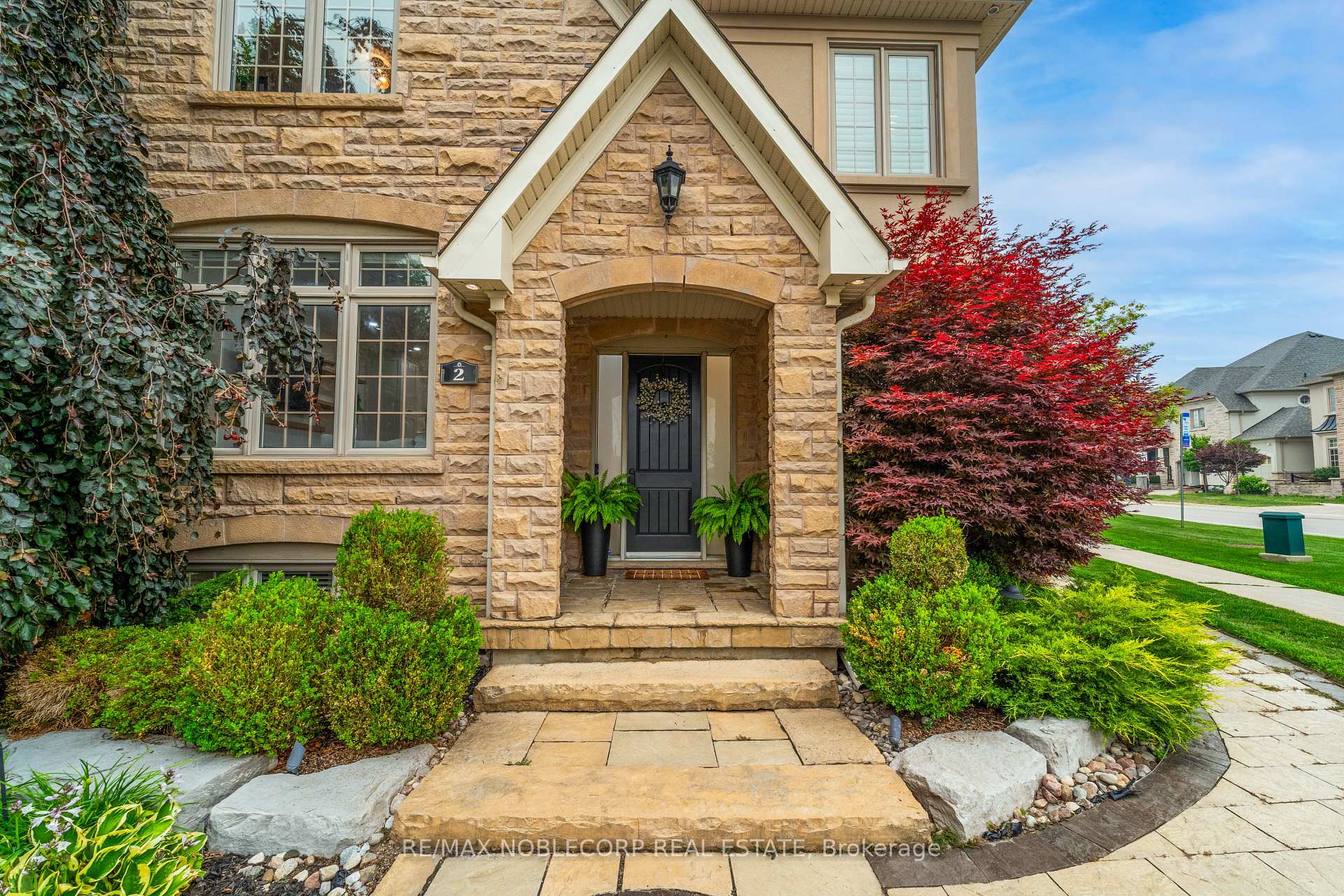 Photo 2 of 2 Glengordon Crescent, Markham, Devil's Elbow — HOMEH