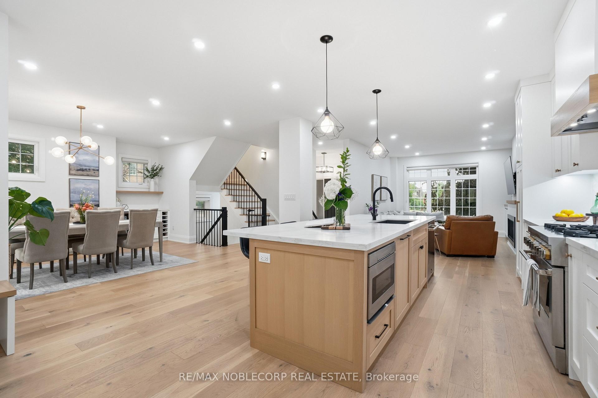 Photo 9 of 2 Glengordon Crescent, Markham, Devil's Elbow — HOMEH