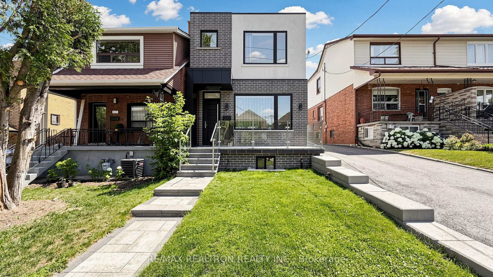 Front of 443 Northcliffe Boulevard