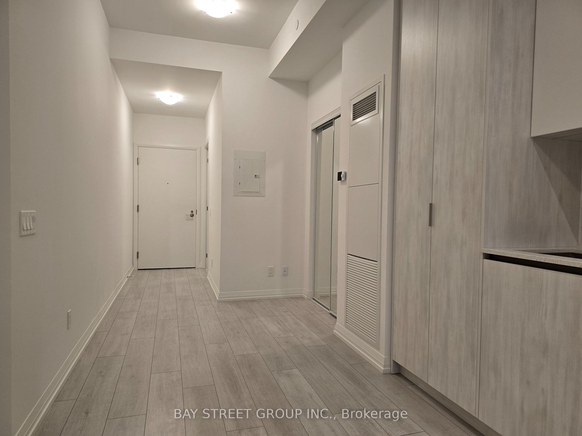 Photo 3 of Unit 802, 400 King Street W, Toronto, Waterfront Communities — HOMEH