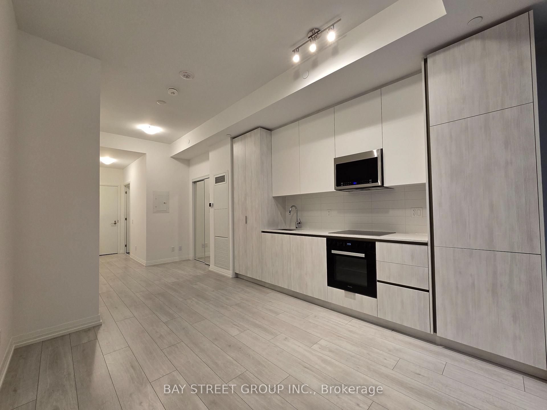 Photo 4 of Unit 802, 400 King Street W, Toronto, Waterfront Communities — HOMEH