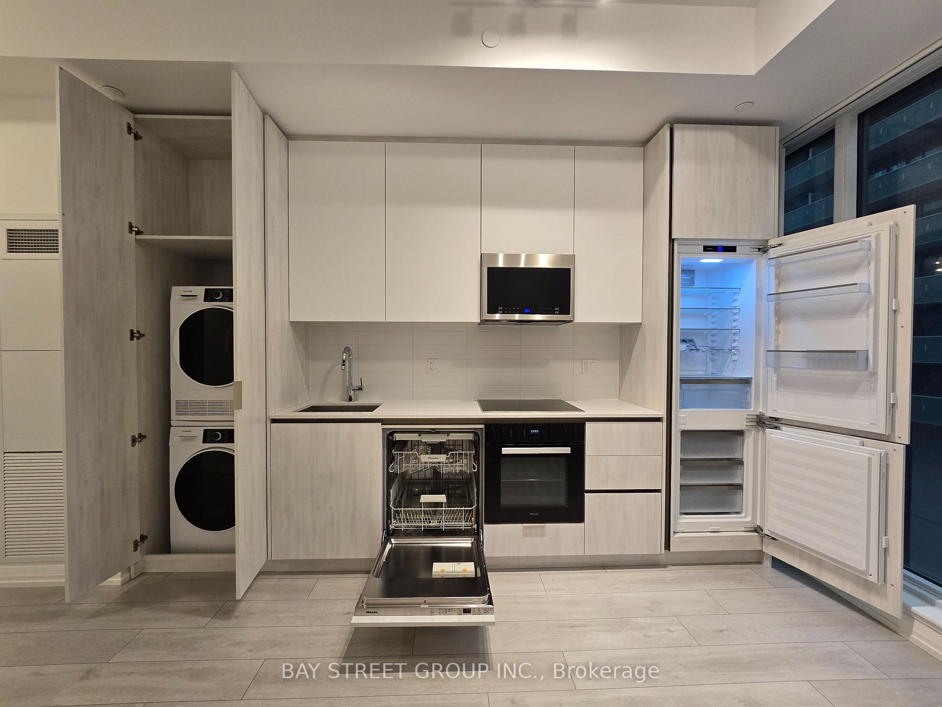 Photo 6 of Unit 802, 400 King Street W, Toronto, Waterfront Communities — HOMEH