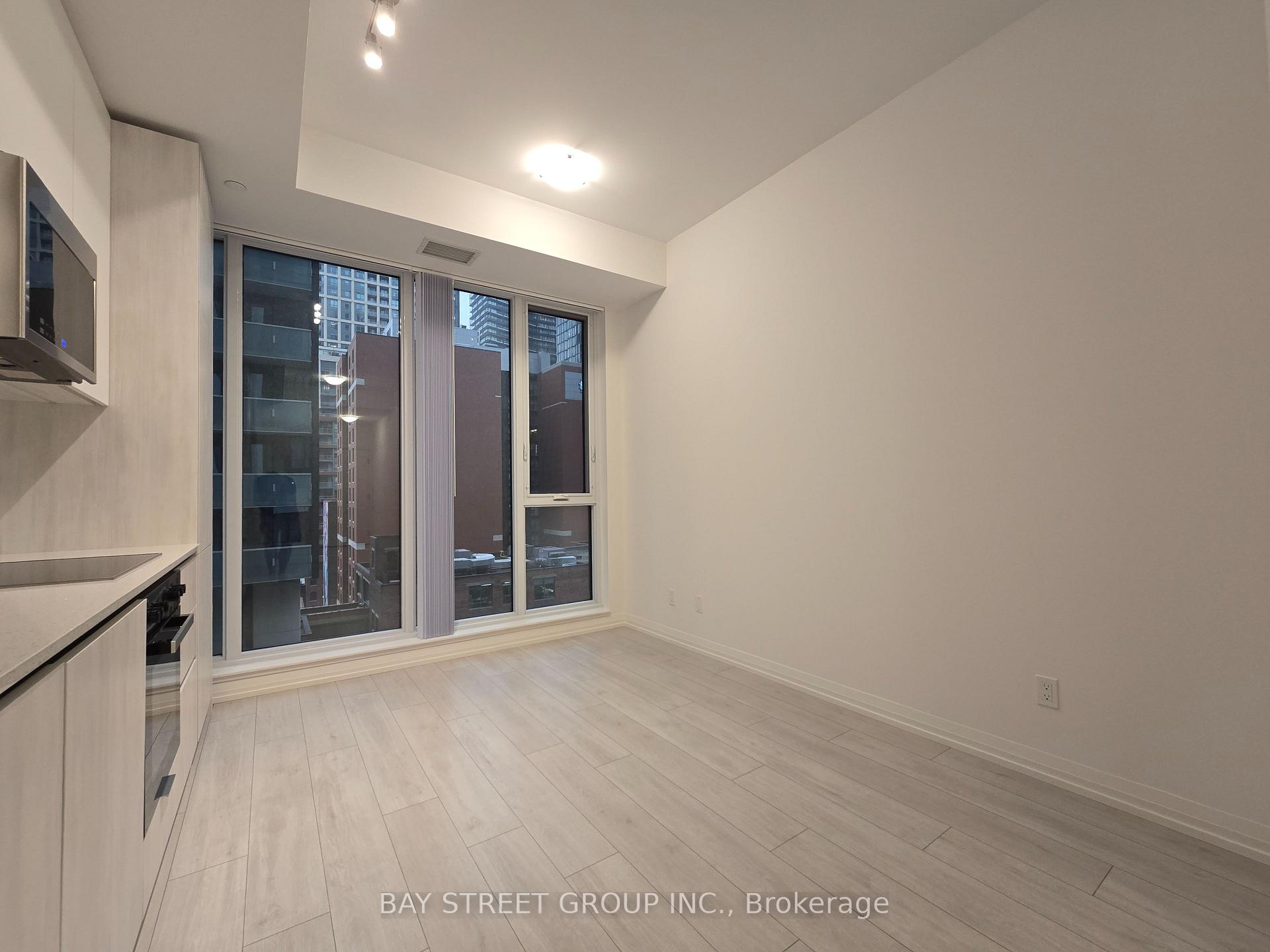 Photo 8 of Unit 802, 400 King Street W, Toronto, Waterfront Communities — HOMEH