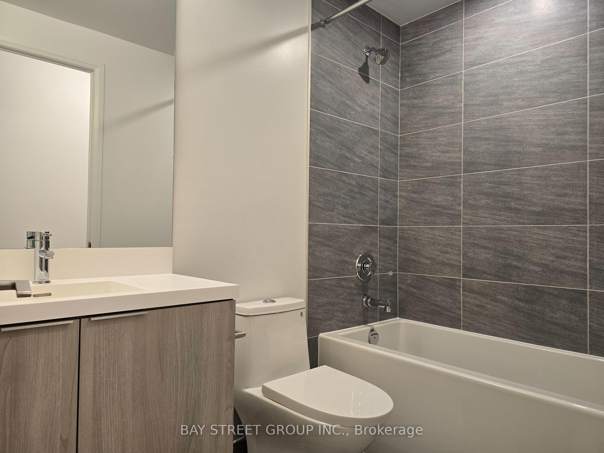 Photo 10 of Unit 802, 400 King Street W, Toronto, Waterfront Communities — HOMEH