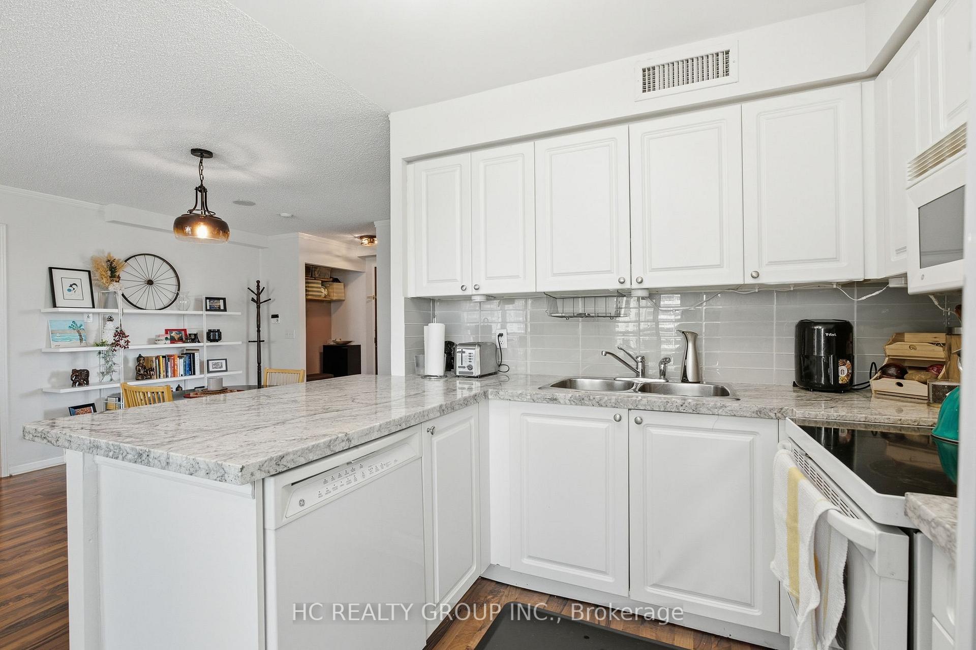 Photo 6 of Unit 713, 17 Michael Power Place, Etobicoke, Islington-City Centre West — HOMEH