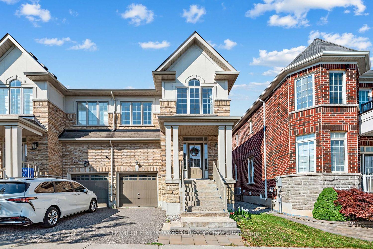 Photo 1 of 26 Living Crescent, Markham, Victoria Square — HOMEH