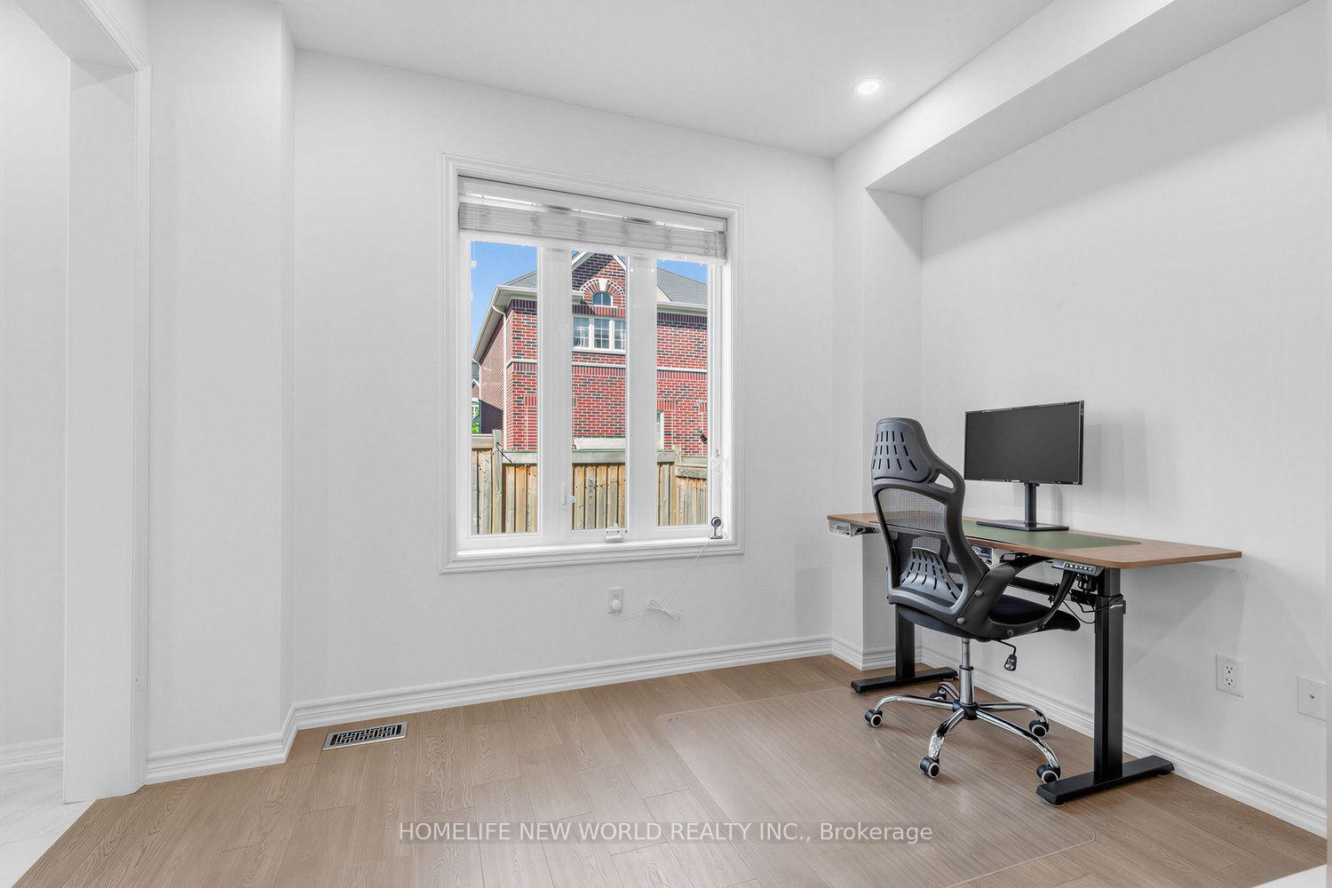 Photo 8 of 26 Living Crescent, Markham, Victoria Square — HOMEH