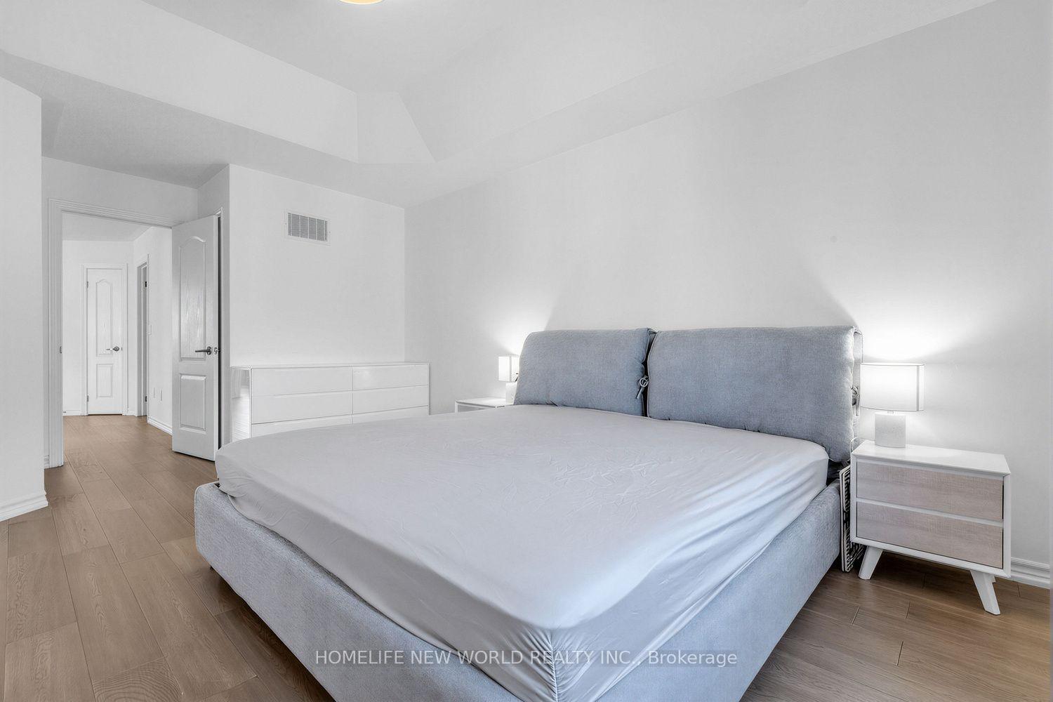Photo 20 of 26 Living Crescent, Markham, Victoria Square — HOMEH