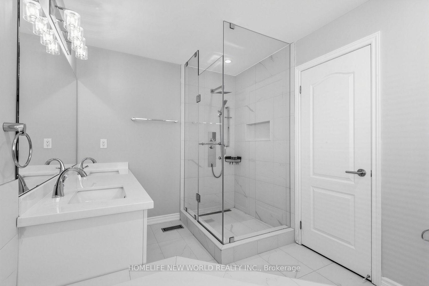 Photo 23 of 26 Living Crescent, Markham, Victoria Square — HOMEH