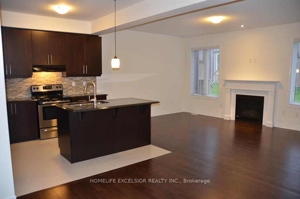 Photo 7 of 130 Major Crescent, Aurora, Rural Aurora — HOMEH