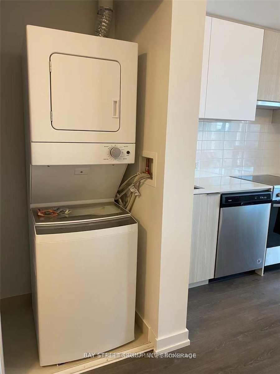 Photo 5 of Unit 1706, 203 College Street, Toronto, Kensington-Chinatown — HOMEH