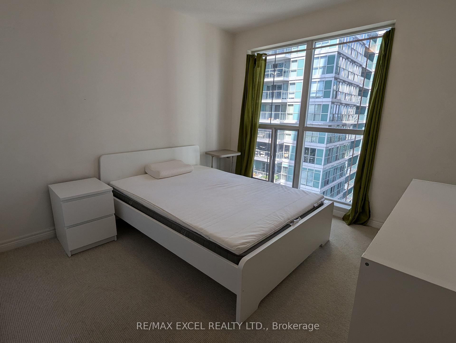 Front of Unit 1605, 60 Town Centre Court