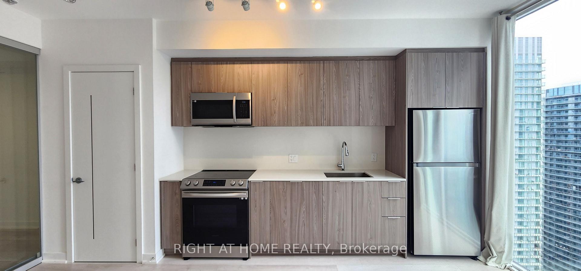 Front of Unit 3806, 357 King St. West Street