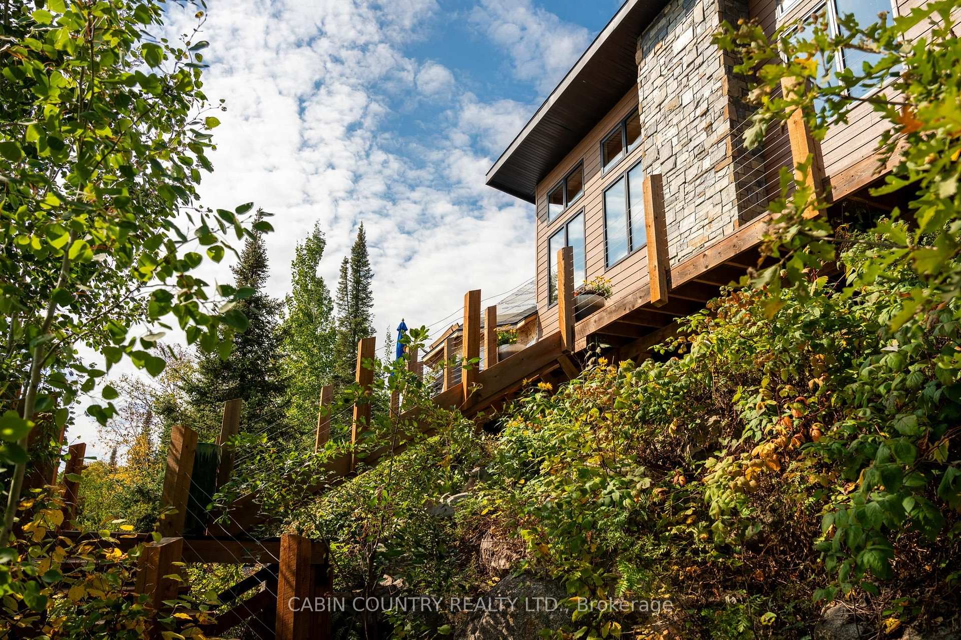 Photo 34 of 63 S Poplar Bay, First Nations — HOMEH