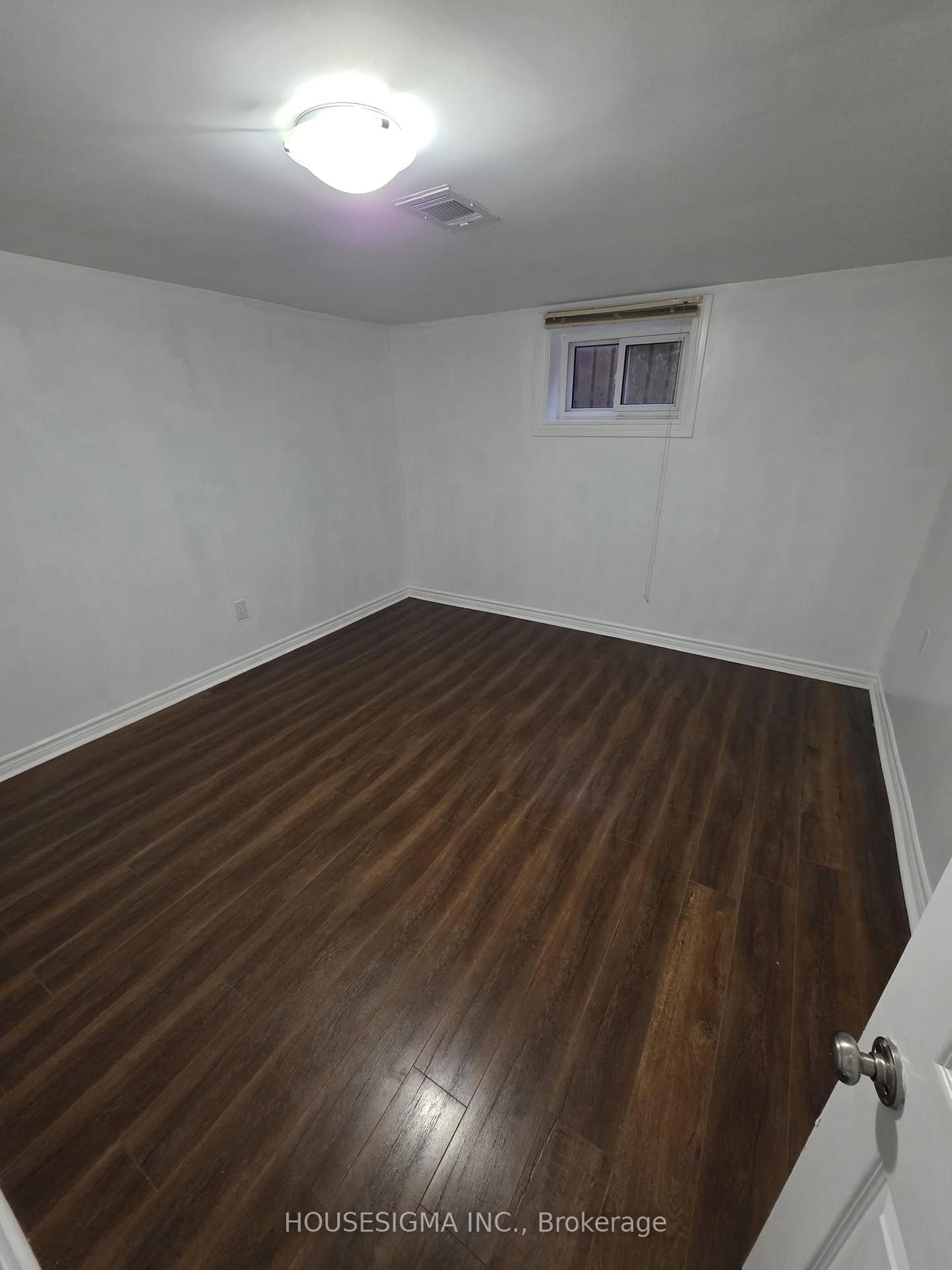 Photo 4 of Unit BSMT, 30 Silvercrest Avenue, Etobicoke, Alderwood — HOMEH