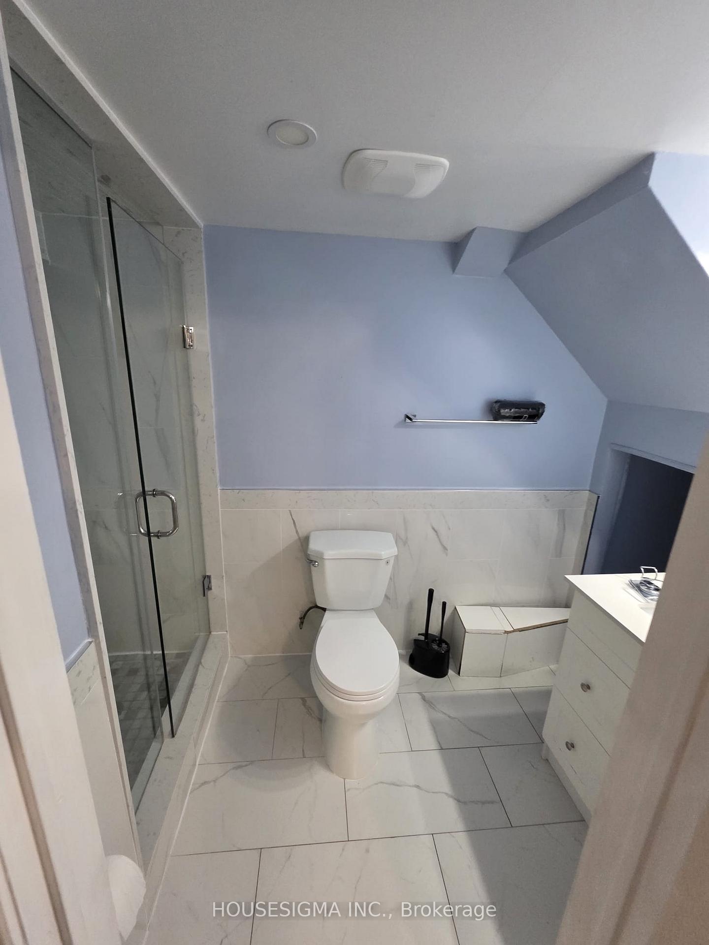 Photo 8 of Unit BSMT, 30 Silvercrest Avenue, Etobicoke, Alderwood — HOMEH