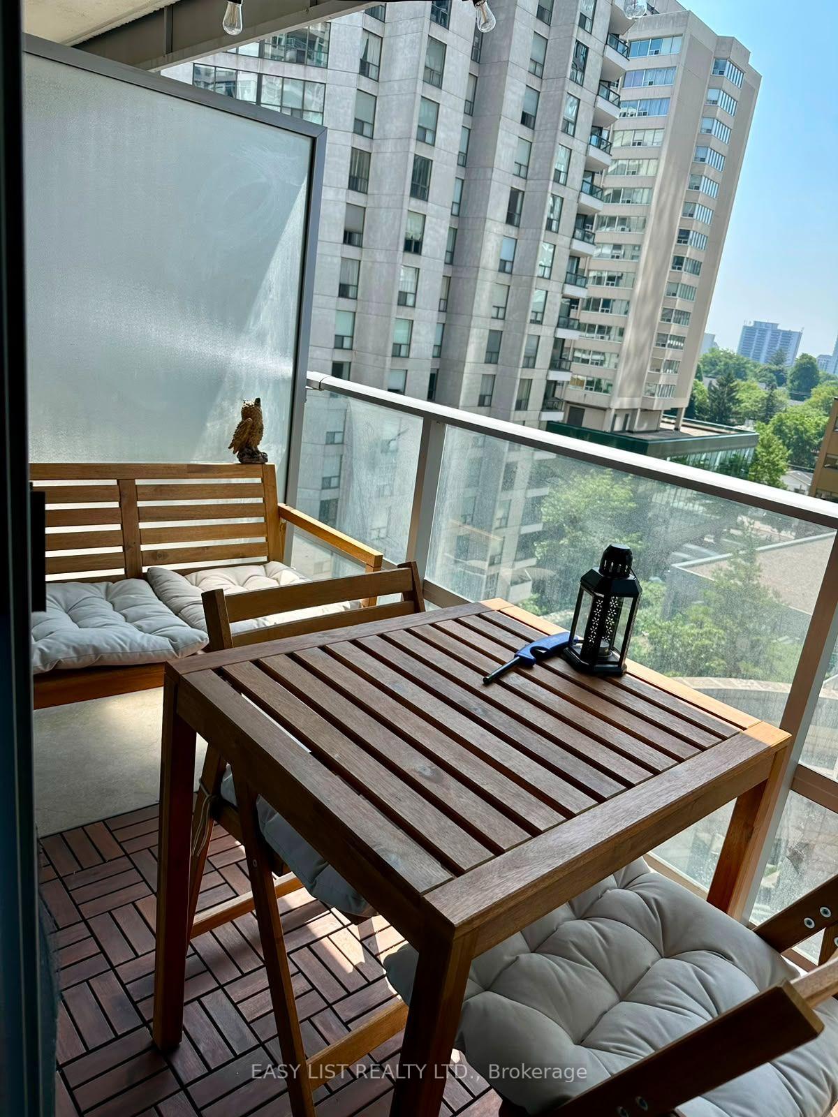 Photo 4 of Unit 804, 2191 Yonge Street, Toronto, Mount Pleasant West — HOMEH