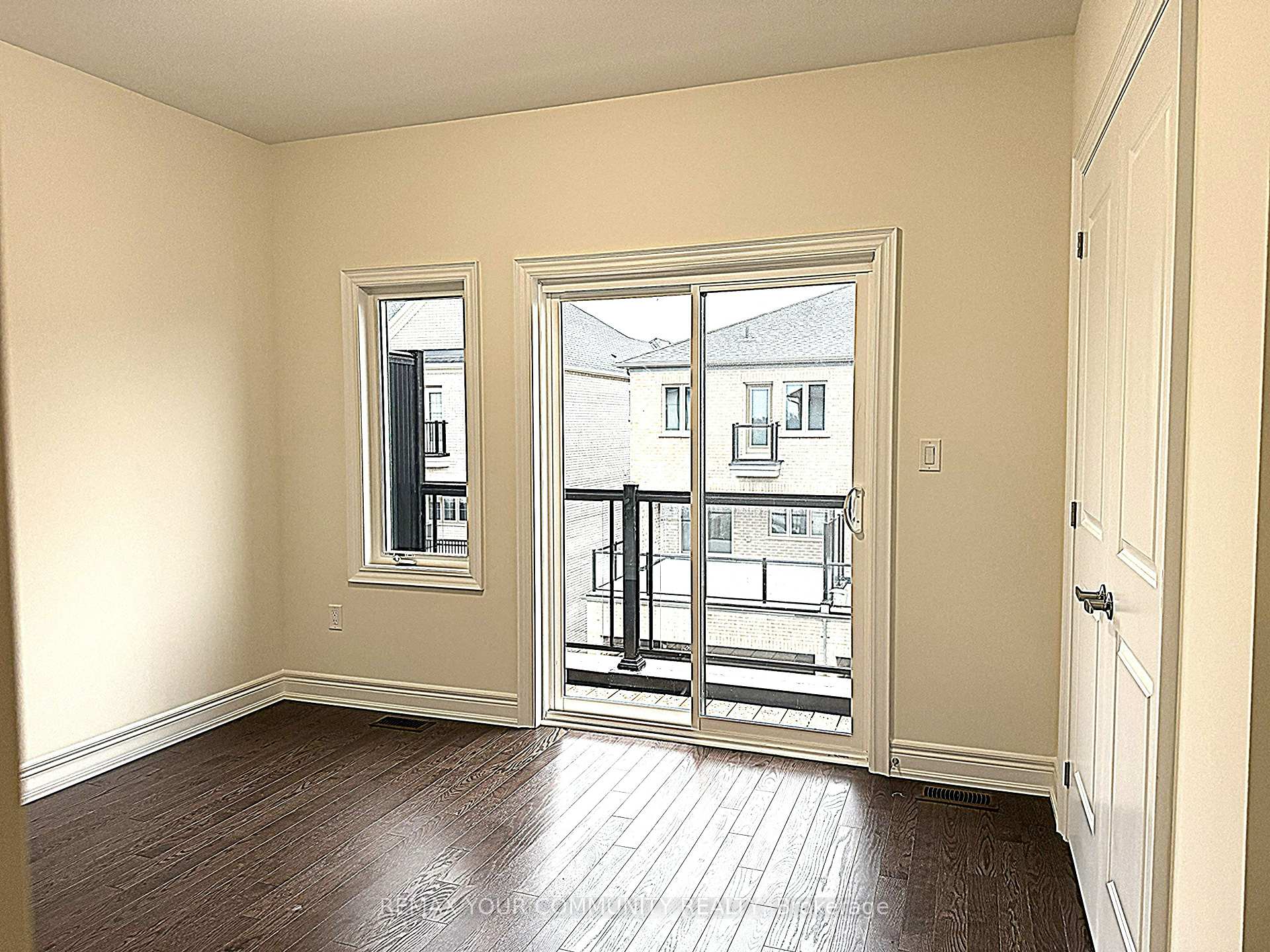 Photo 3 of 147 Berczy Green Drive, Markham, Rural Markham — HOMEH