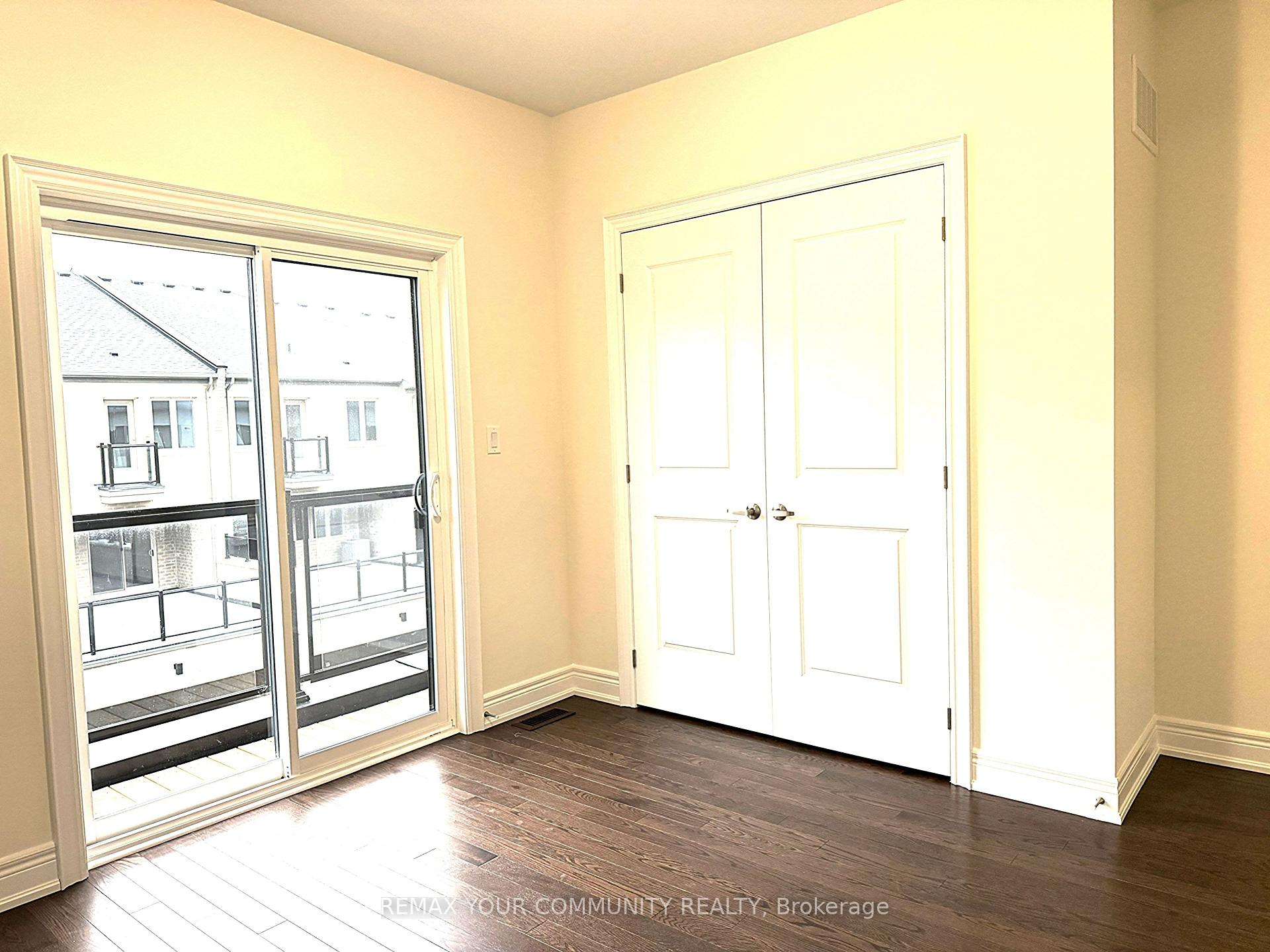 Photo 4 of 147 Berczy Green Drive, Markham, Rural Markham — HOMEH