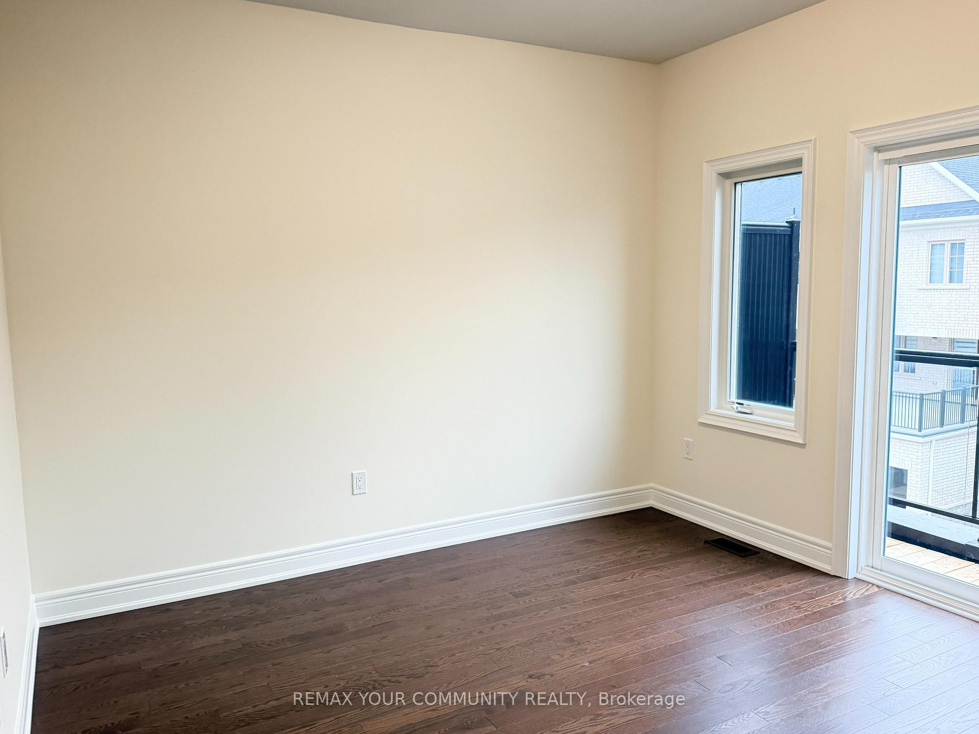 Photo 5 of 147 Berczy Green Drive, Markham, Rural Markham — HOMEH