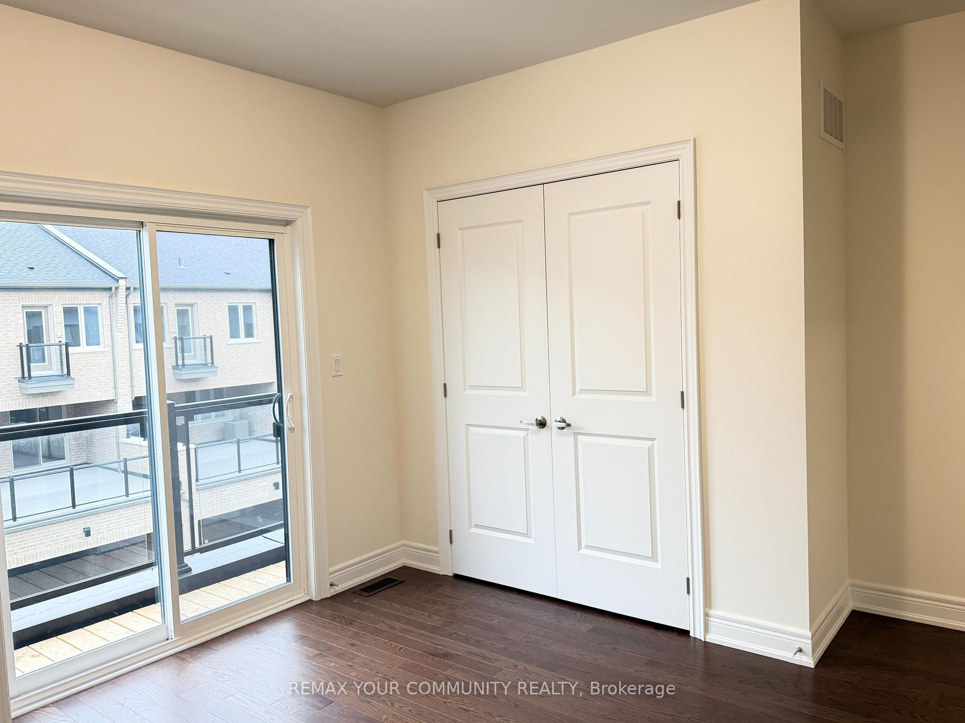 Photo 6 of 147 Berczy Green Drive, Markham, Rural Markham — HOMEH