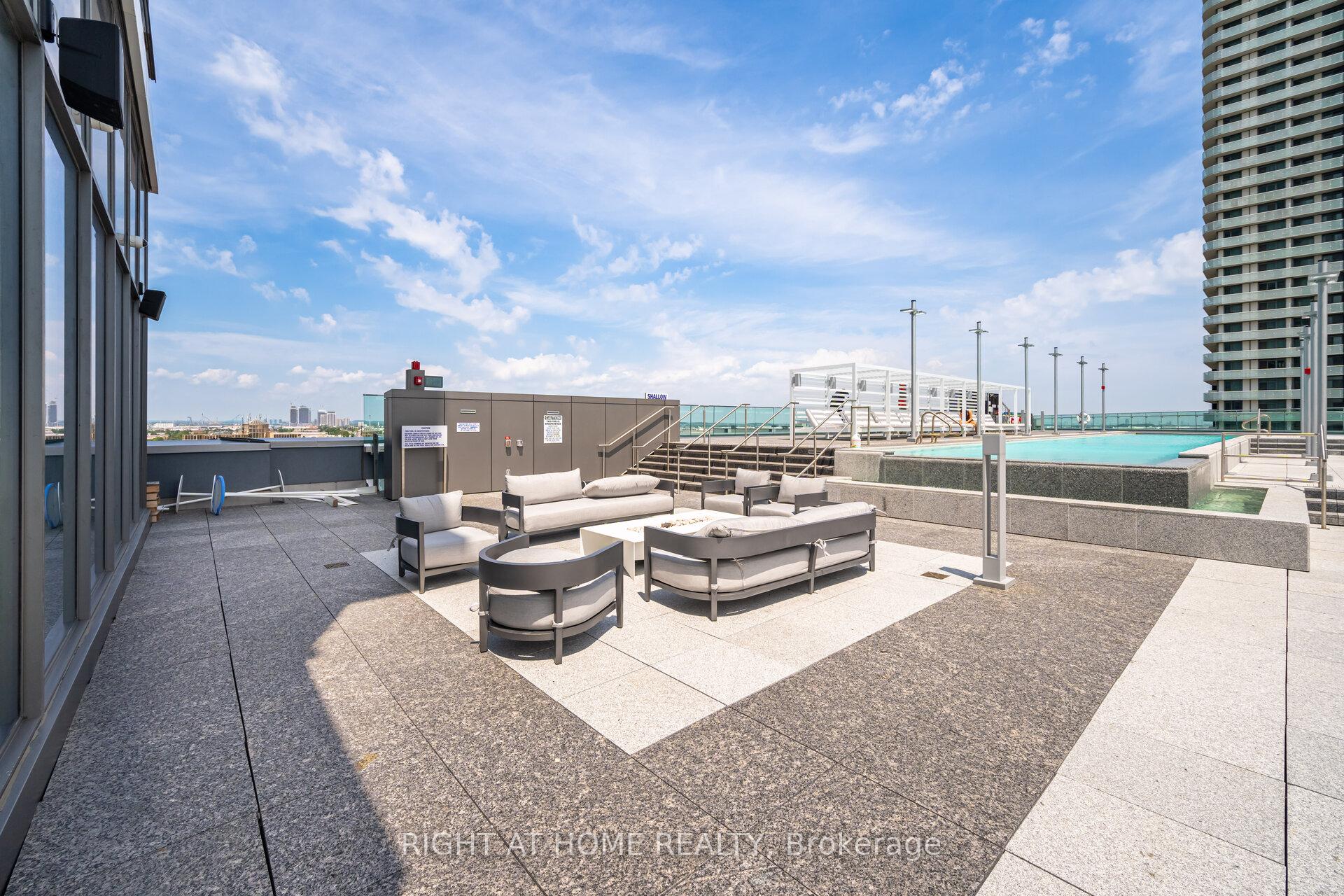 Photo 8 of Unit 508, 7890 Jane Street, Vaughan, Vaughan Corporate Centre — HOMEH