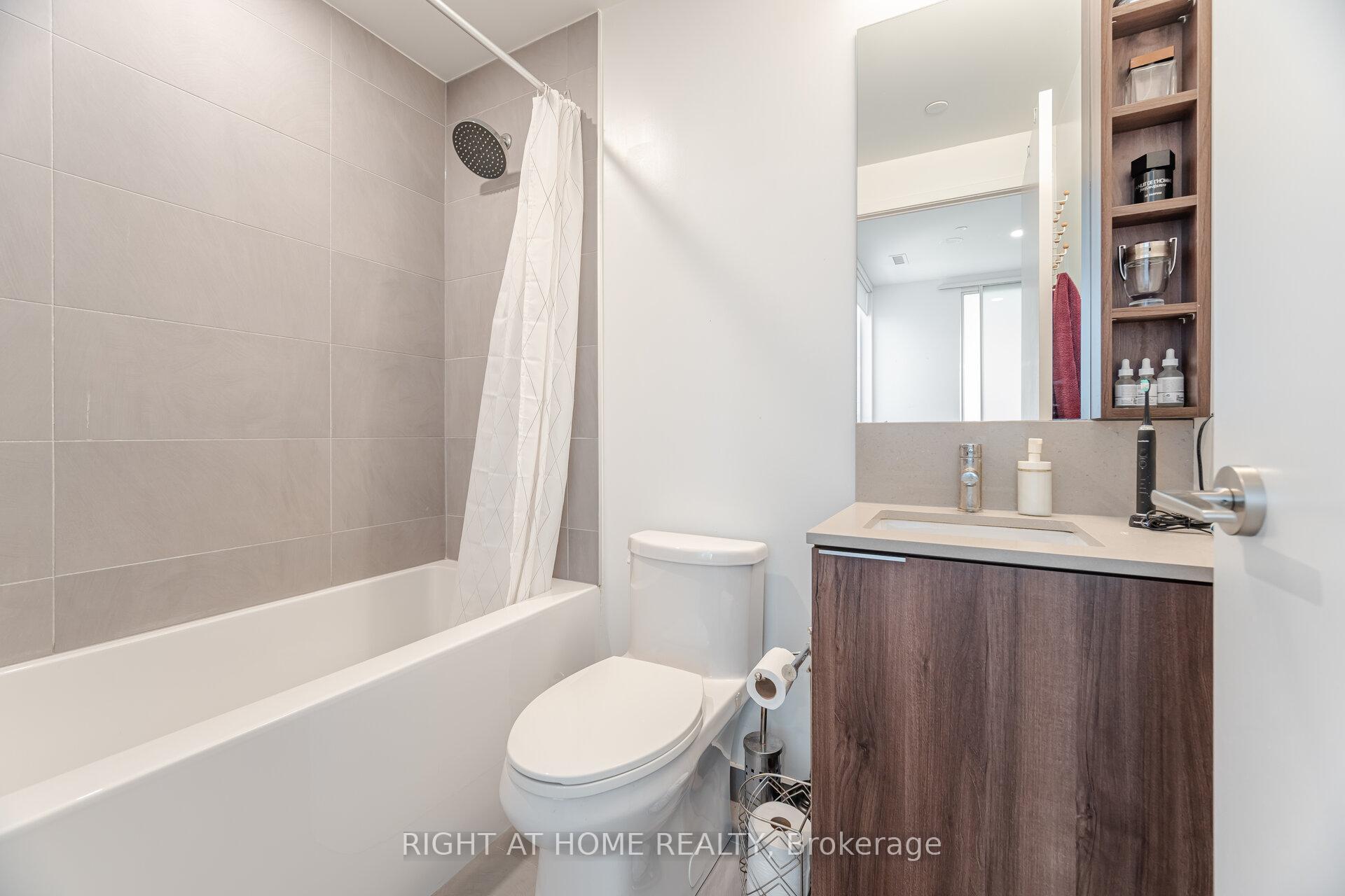 Photo 29 of Unit 508, 7890 Jane Street, Vaughan, Vaughan Corporate Centre — HOMEH