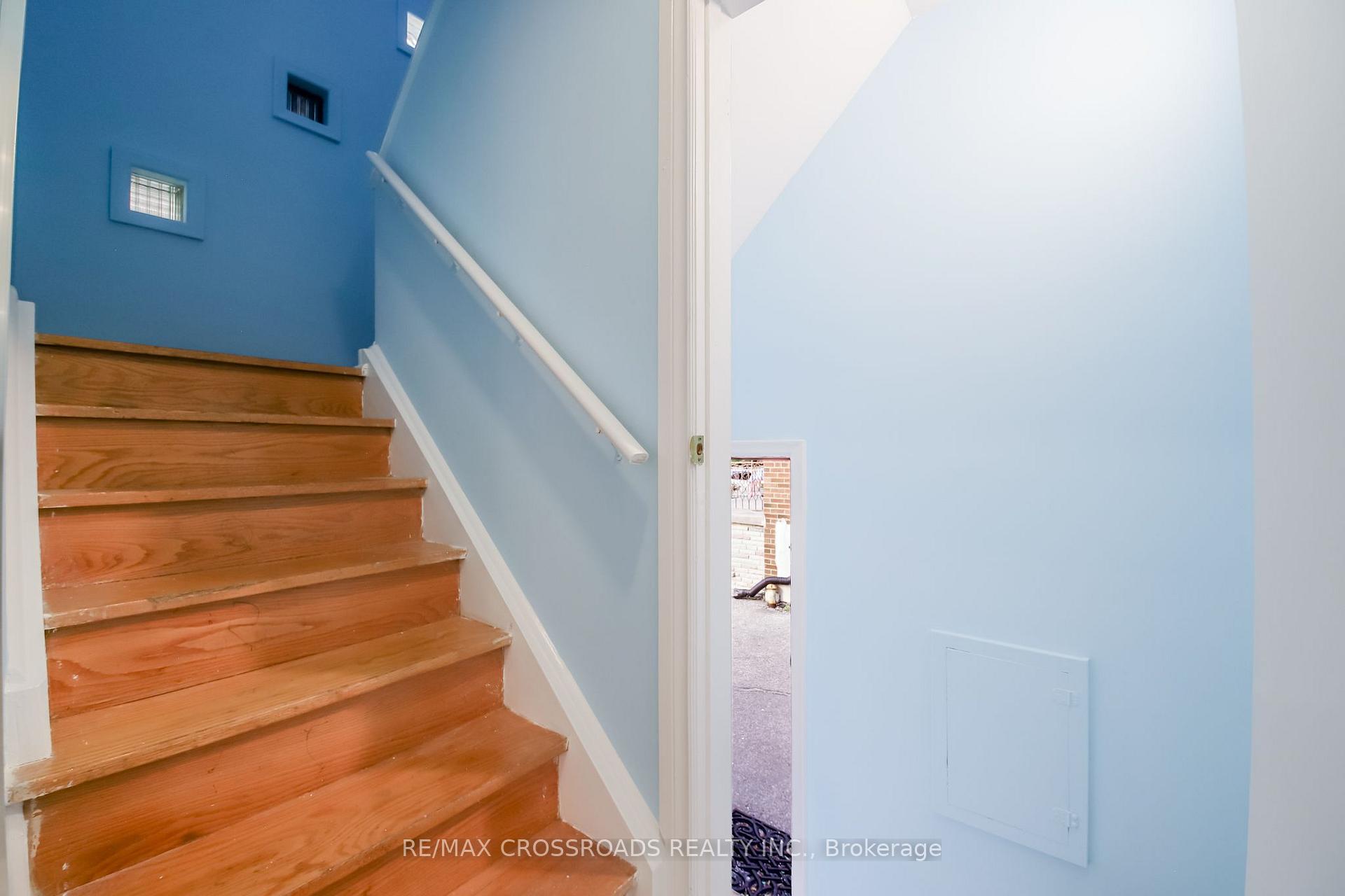 Photo 18 of 53 Giltspur Drive, North York, Glenfield-Jane Heights — HOMEH