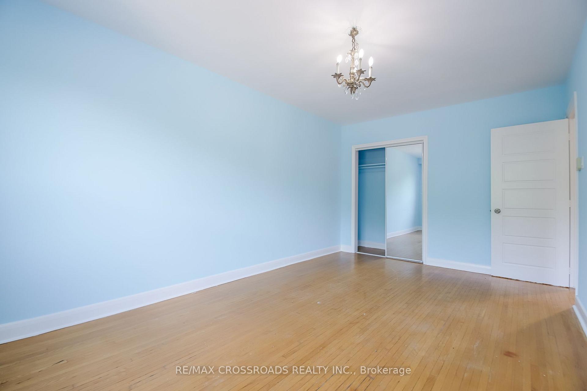 Photo 20 of 53 Giltspur Drive, North York, Glenfield-Jane Heights — HOMEH
