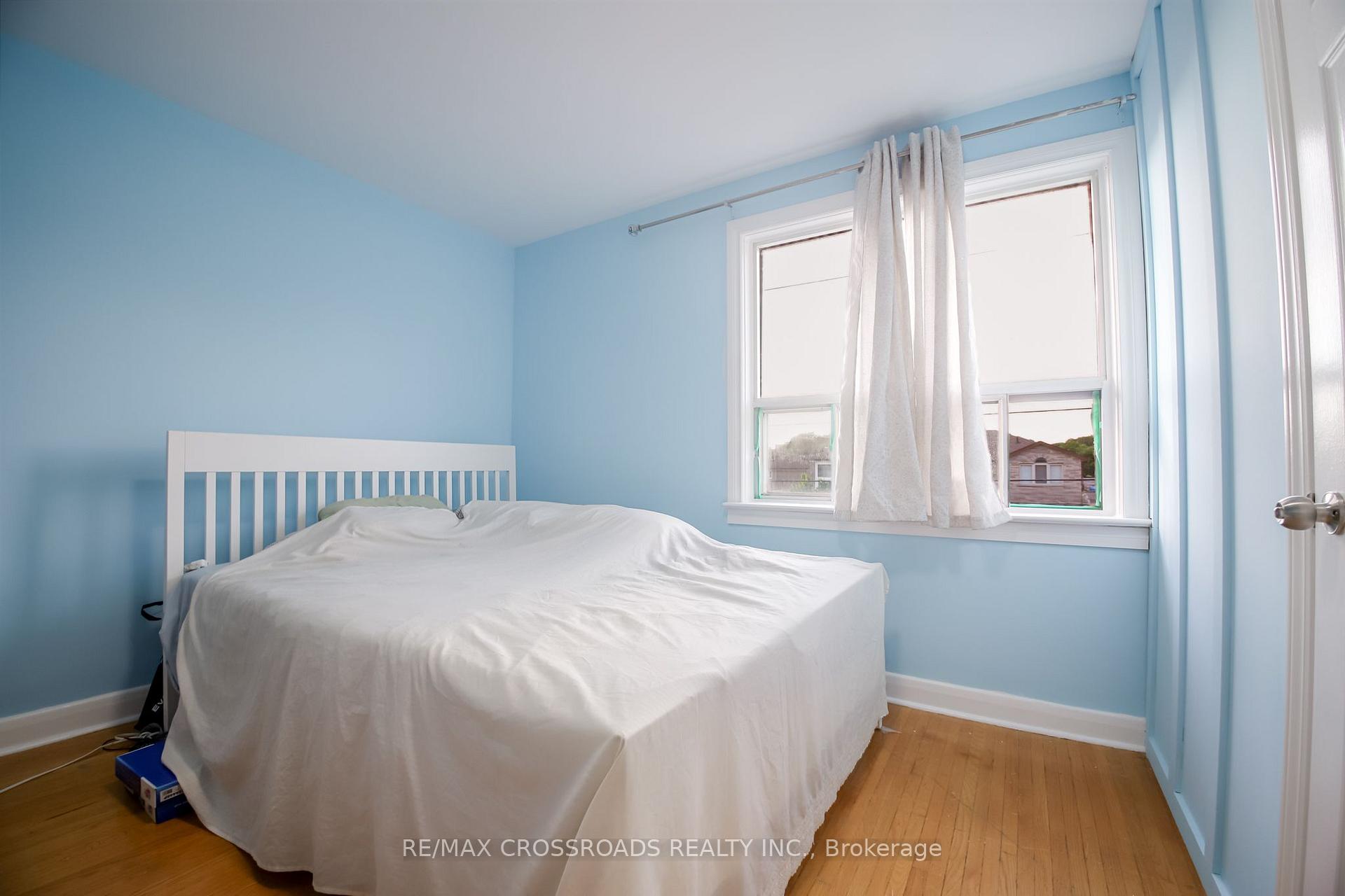 Photo 21 of 53 Giltspur Drive, North York, Glenfield-Jane Heights — HOMEH
