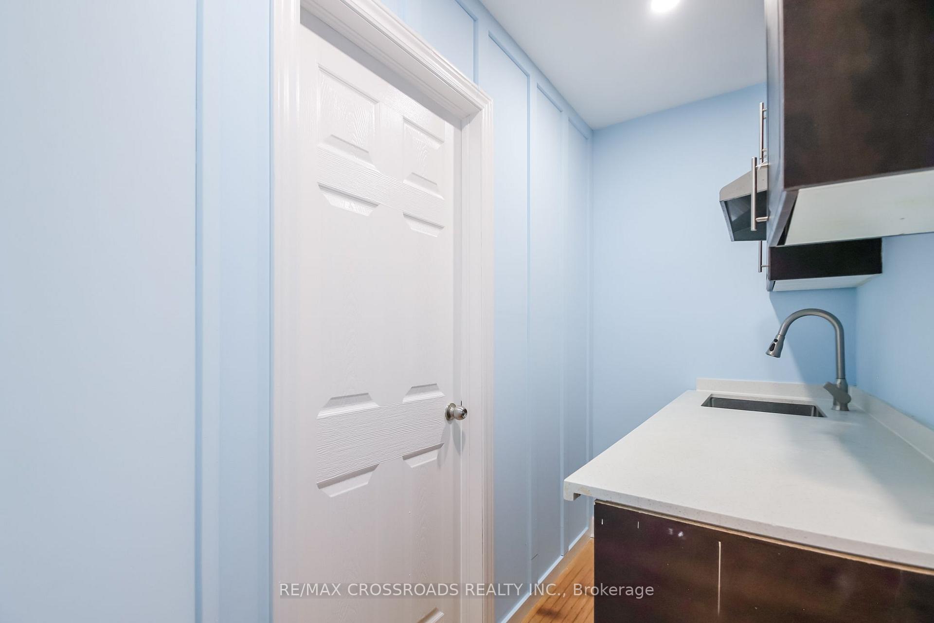 Photo 24 of 53 Giltspur Drive, North York, Glenfield-Jane Heights — HOMEH