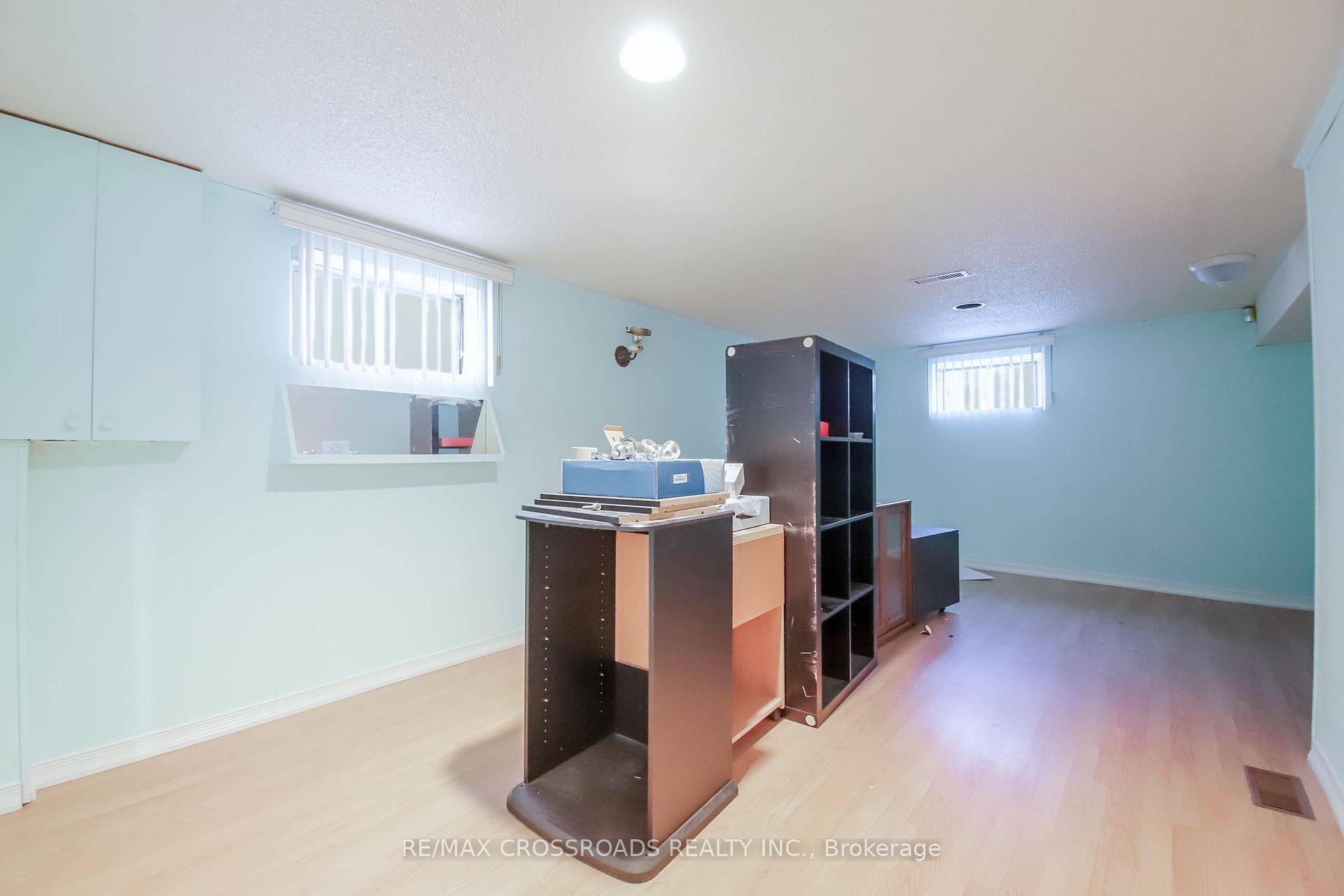 Photo 30 of 53 Giltspur Drive, North York, Glenfield-Jane Heights — HOMEH