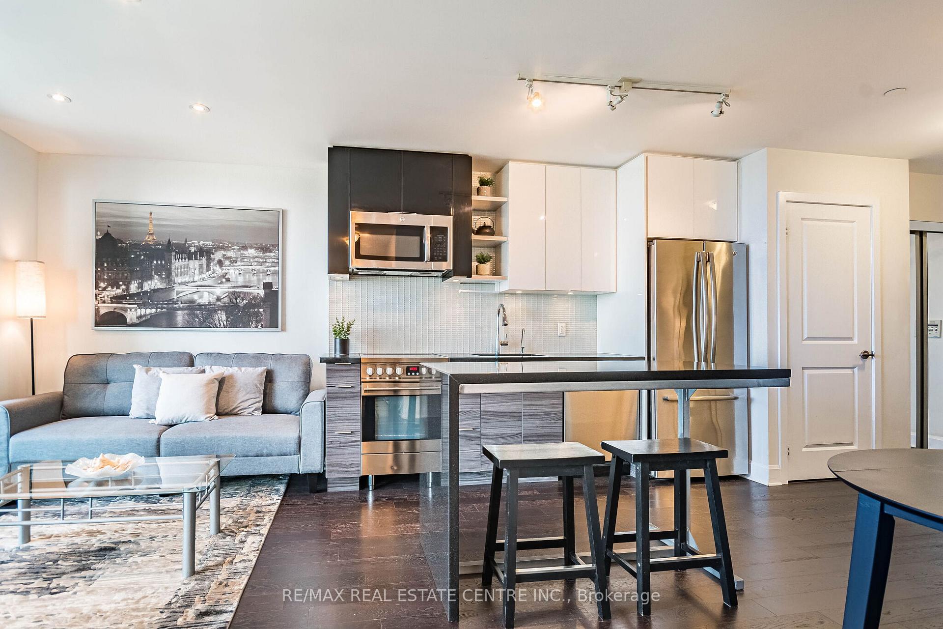 Photo 3 of Unit 2102, 33 Shore Breeze Drive, Etobicoke, Mimico — HOMEH