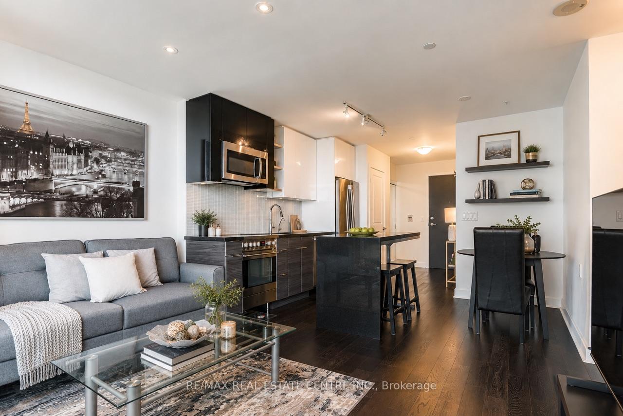 Photo 4 of Unit 2102, 33 Shore Breeze Drive, Etobicoke, Mimico — HOMEH