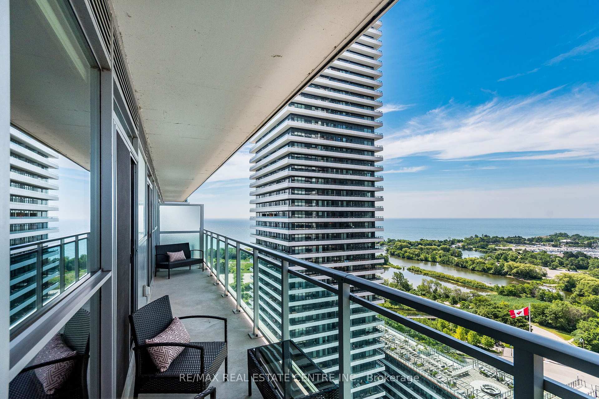 Photo 12 of Unit 2102, 33 Shore Breeze Drive, Etobicoke, Mimico — HOMEH