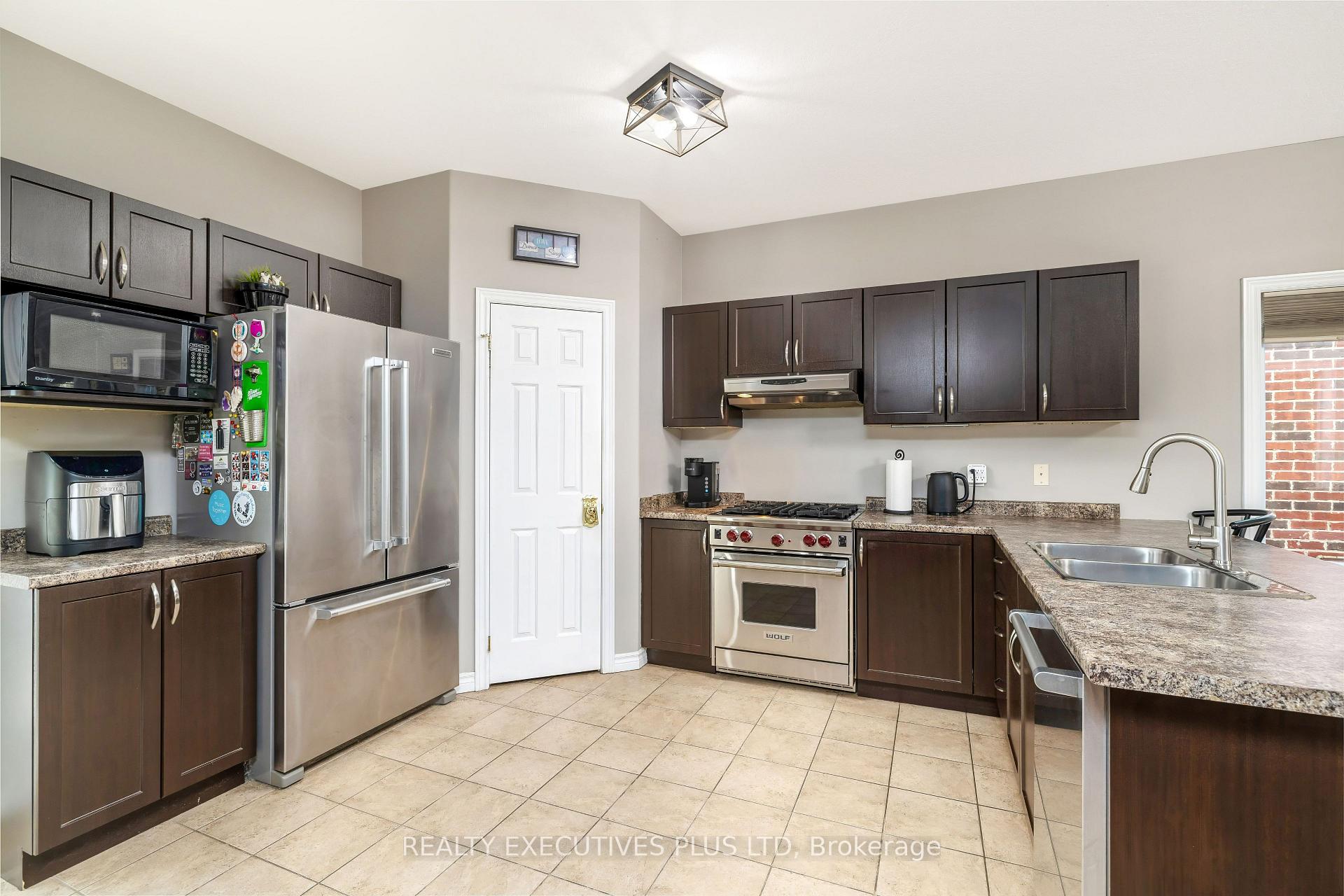 Photo 8 of 56 Dinnick Crescent, Orangeville — HOMEH