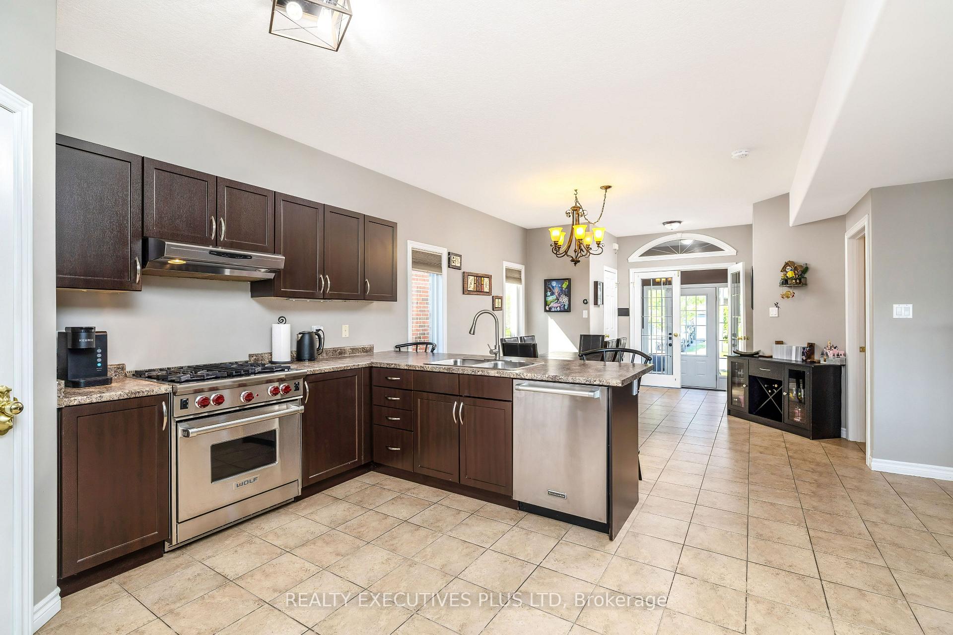 Photo 9 of 56 Dinnick Crescent, Orangeville — HOMEH