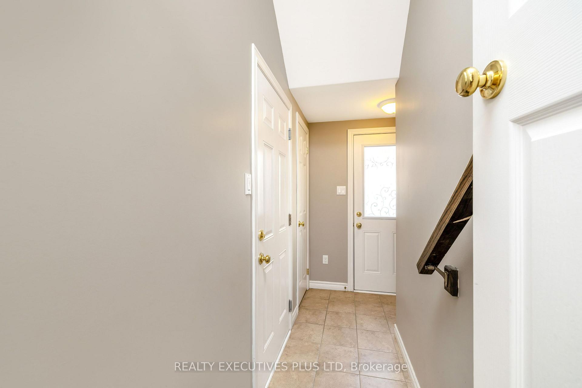 Photo 14 of 56 Dinnick Crescent, Orangeville — HOMEH