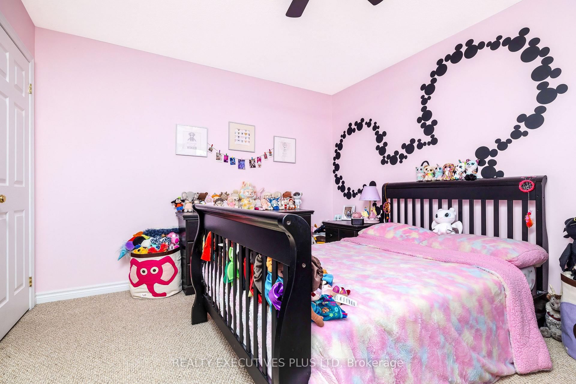 Photo 20 of 56 Dinnick Crescent, Orangeville — HOMEH