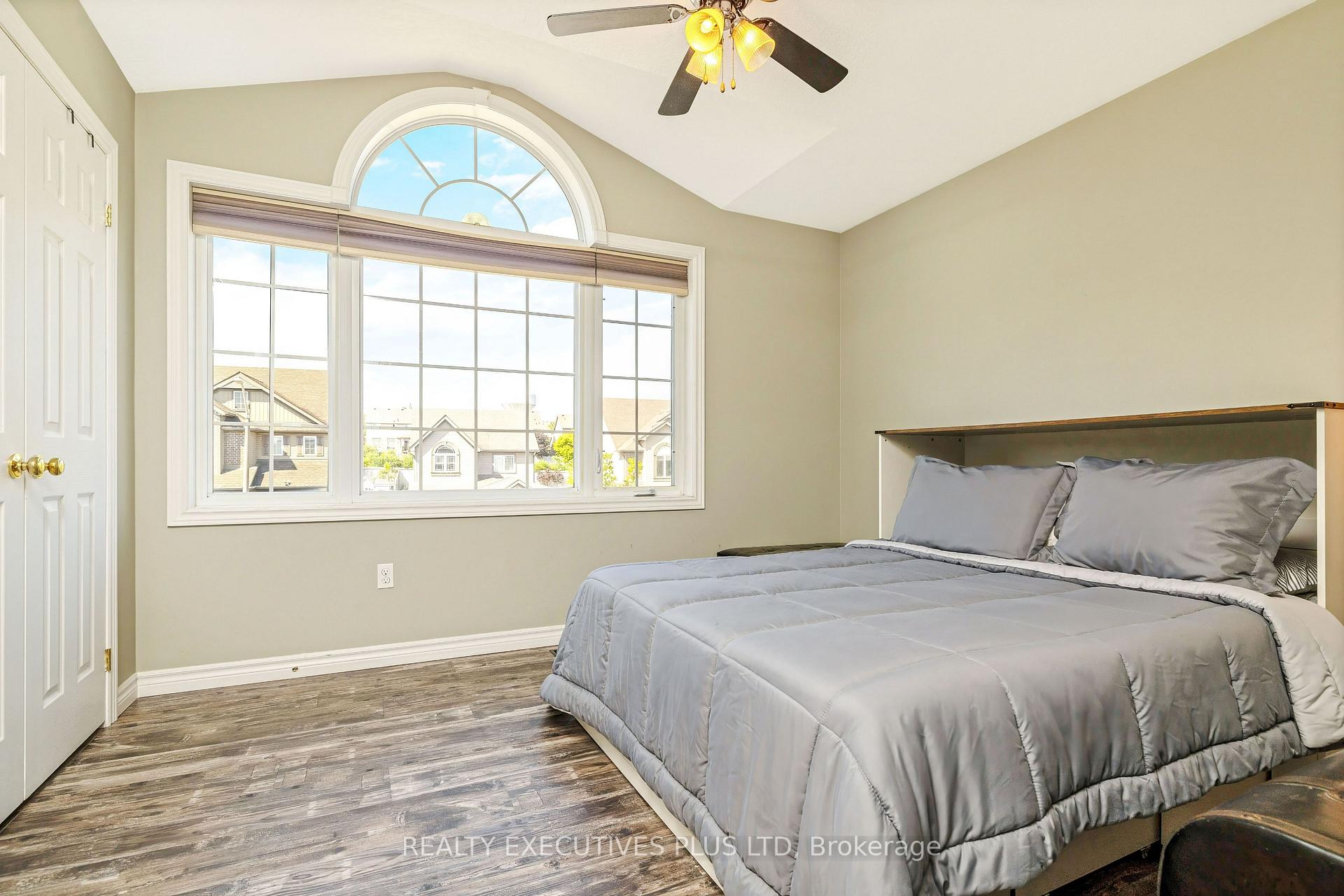 Photo 22 of 56 Dinnick Crescent, Orangeville — HOMEH