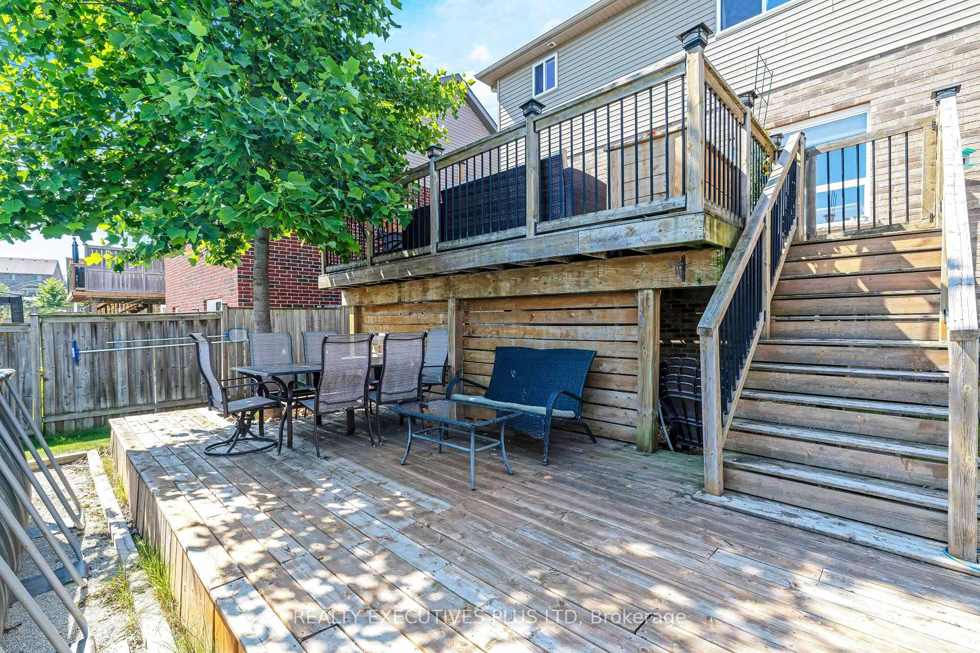Photo 36 of 56 Dinnick Crescent, Orangeville — HOMEH