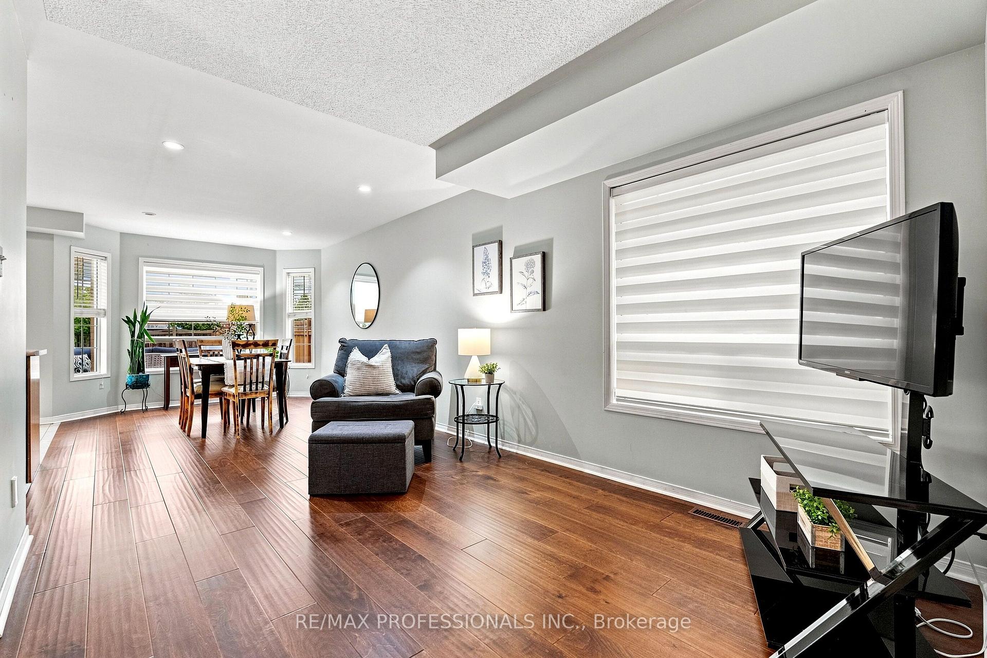 Photo 11 of 137 Dominion Gardens Drive, Halton Hills, Georgetown — HOMEH