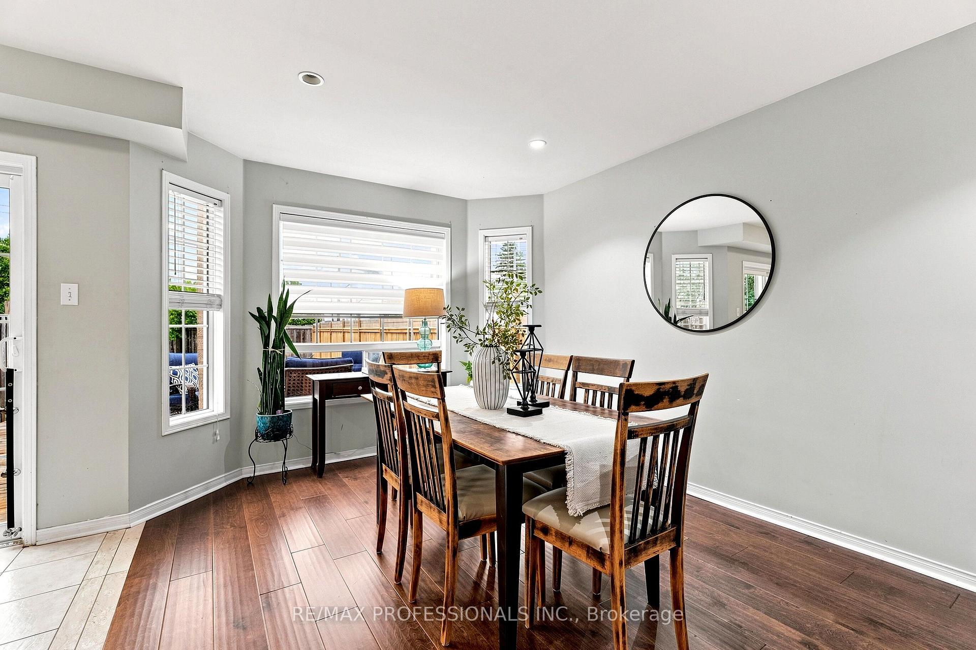 Photo 16 of 137 Dominion Gardens Drive, Halton Hills, Georgetown — HOMEH
