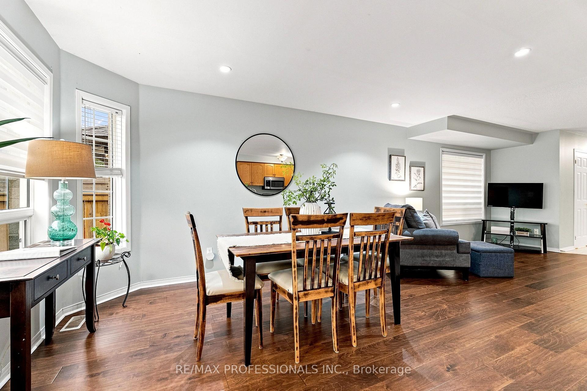 Photo 18 of 137 Dominion Gardens Drive, Halton Hills, Georgetown — HOMEH