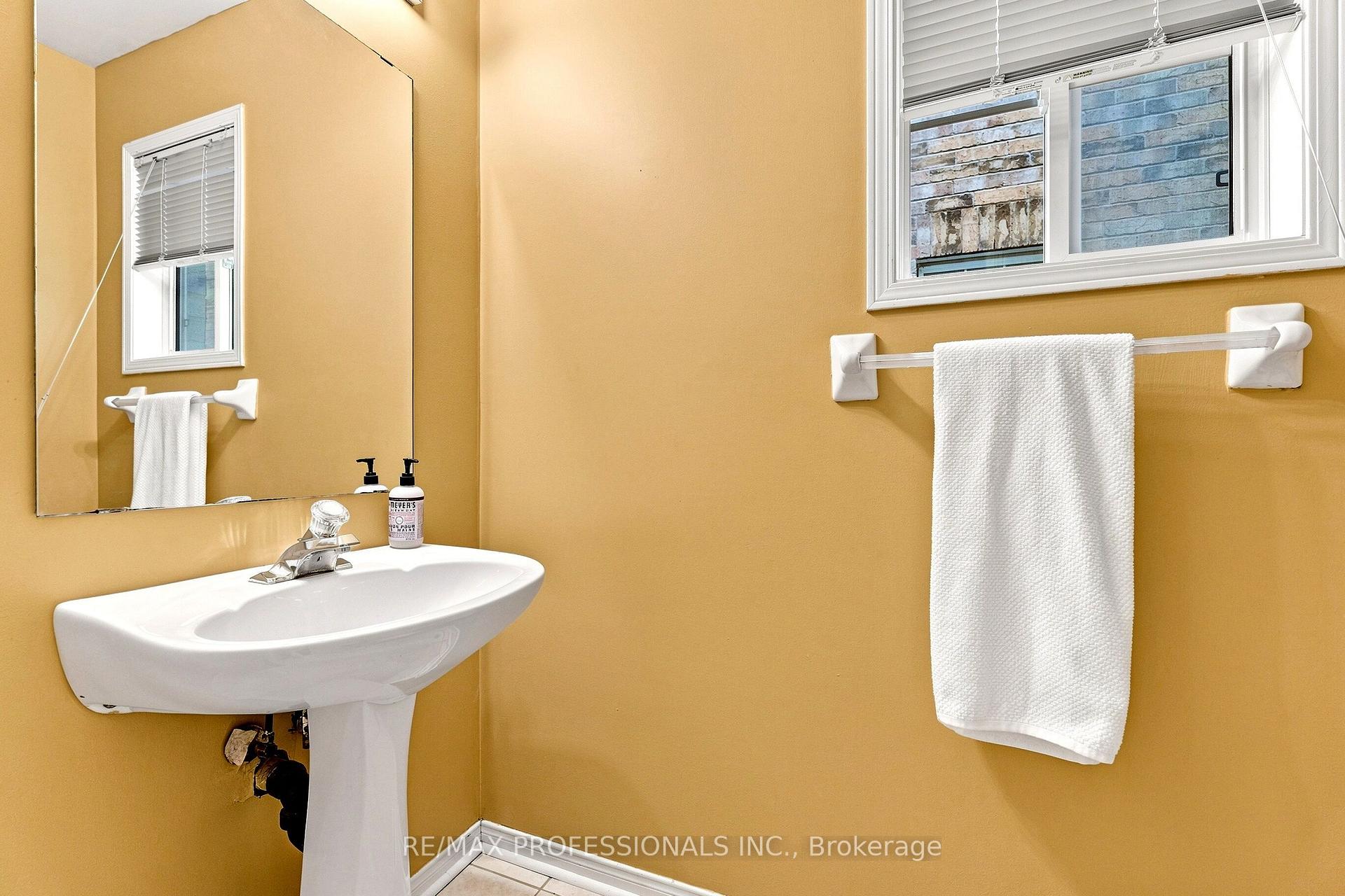 Photo 20 of 137 Dominion Gardens Drive, Halton Hills, Georgetown — HOMEH