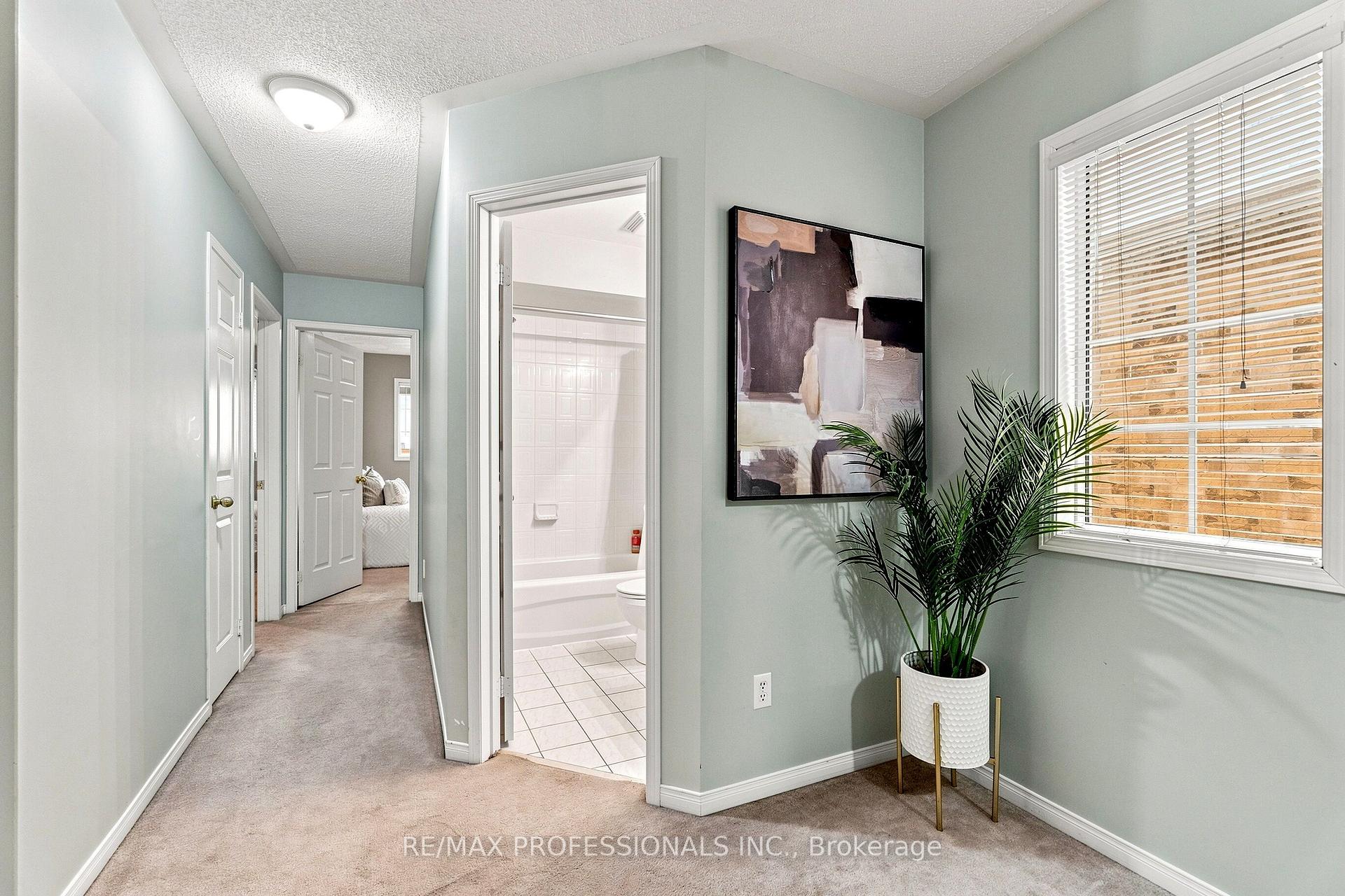 Photo 21 of 137 Dominion Gardens Drive, Halton Hills, Georgetown — HOMEH