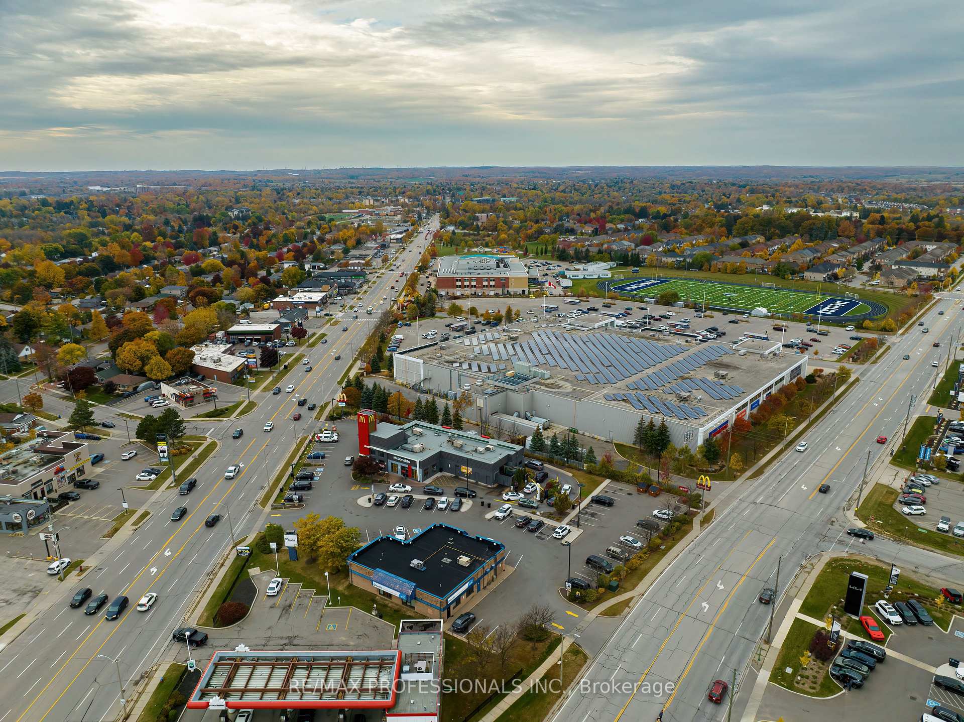 Photo 42 of 137 Dominion Gardens Drive, Halton Hills, Georgetown — HOMEH